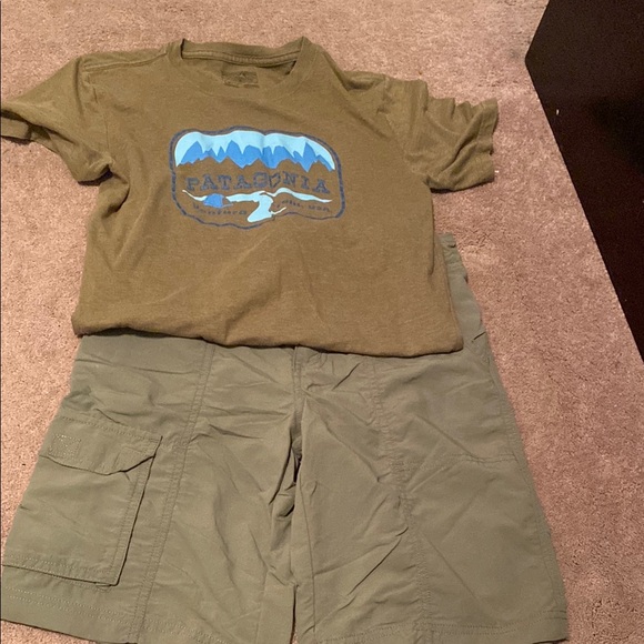 Patagonia Olive Green T-Shirt and Shorts Set| boys| size: L | previously used - Picture 1 of 9